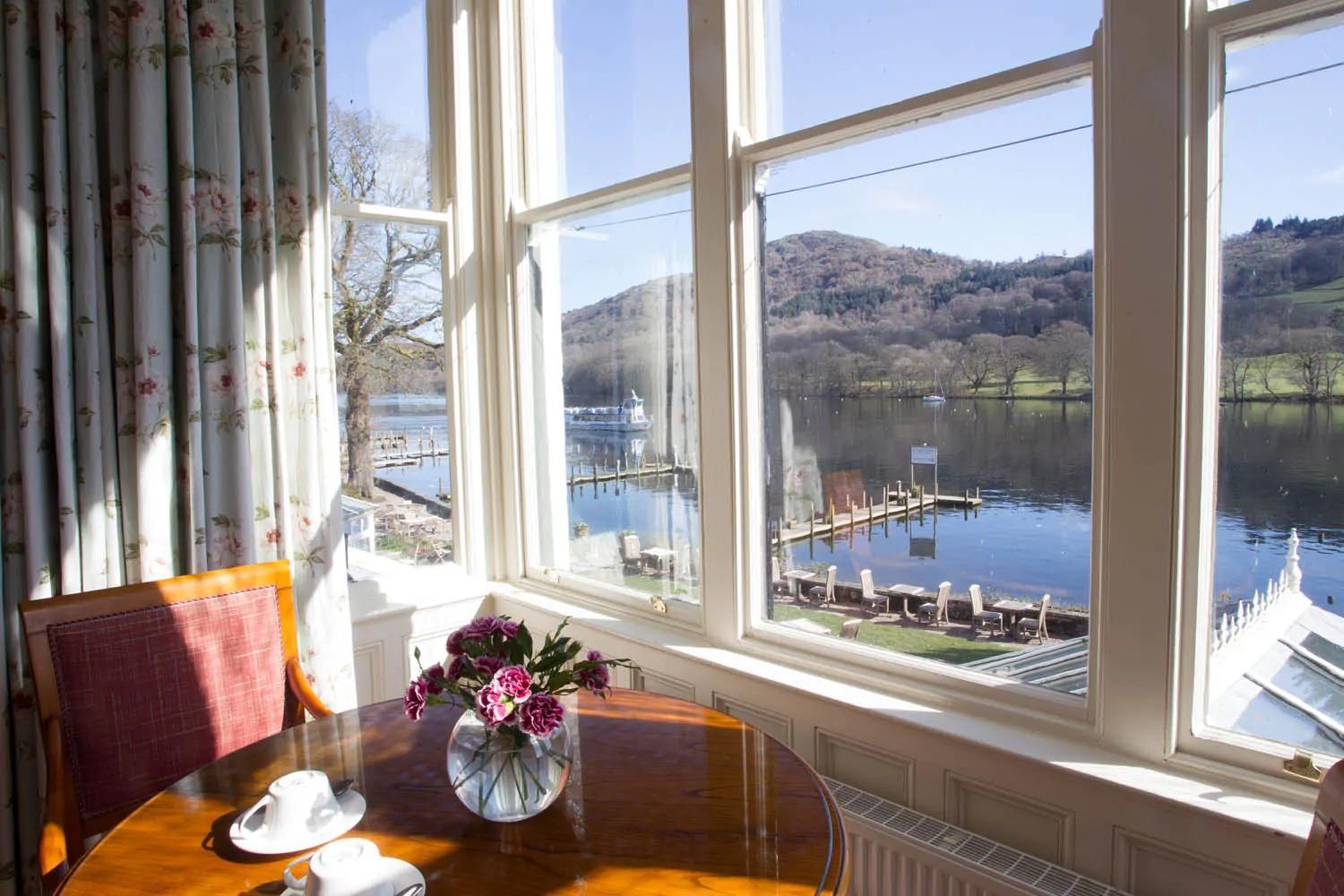 Suite with Lake View,1689828311:JPEG